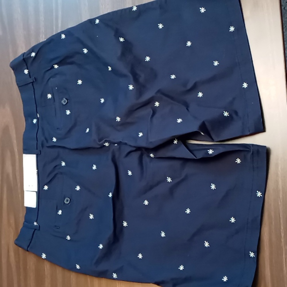 Croft & Barrow Navy w White Flowers Mid Rise Bermuda Shorts Size 18 NWT - Picture 2 of 5